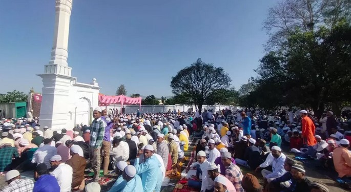शनिवार को मनाई जाएगी ईद-उल-अजहा, बाजारों में छाई रौनक