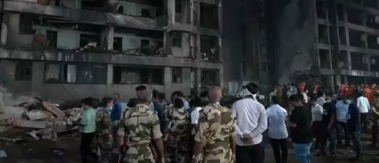 अहमदाबाद विमान हादसा: 200 से अधिक लोगों की मौत, पूर्व सीएम विजय रुपाणी भी शामिल