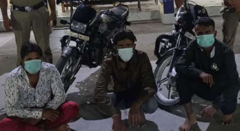 हरियाणा के पर्यटकों ने पूर्व छात्रसंघ अध्यक्ष पर किया हमला, श्रीनगर में तनाव